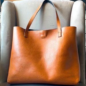 •Reversible Faux Leather Tote•